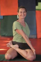 Tor teaching yoga in India in 2019.