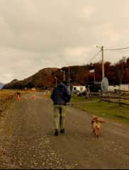 Making me run with my dog ​​friend in Almanza, Tierra del Fuego, Argentina