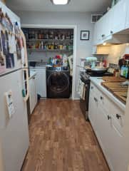 Kitchen with washer/dryer in pantry