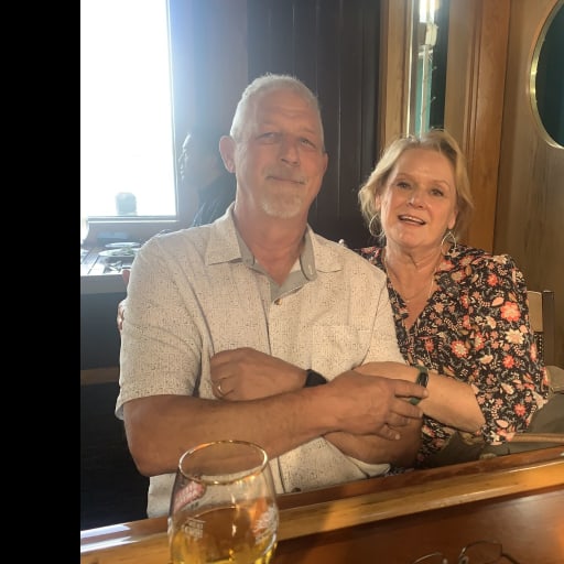 Profile image for pet sitters Edie & Dan