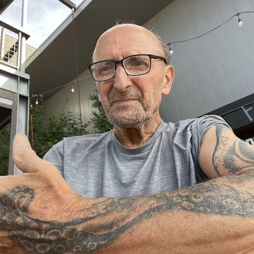 Profile image for pet sitter Ronen