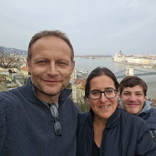 Profile image for pet sitter Elizabeth & Zoltan