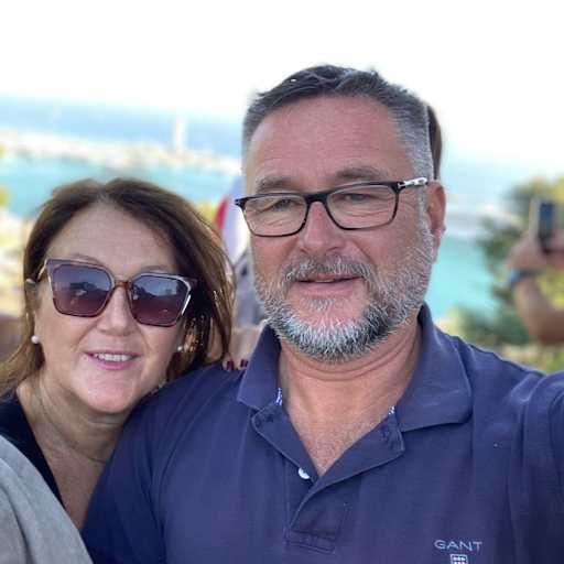 Profile image for pet sitters Matthew & Wendy