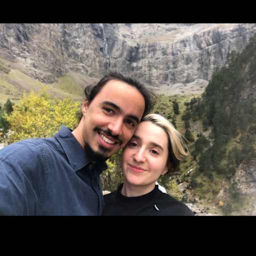 Profile image for pet sitters Esther & Alejandro