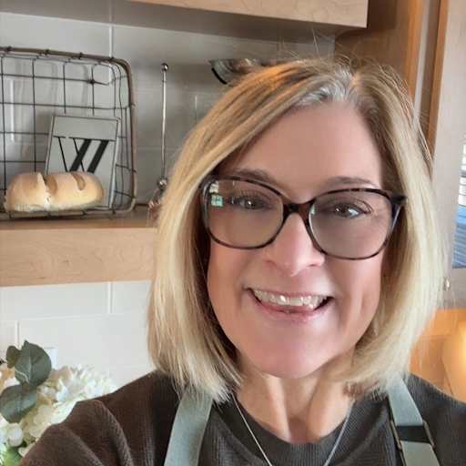 Profile image for pet sitter LINDY