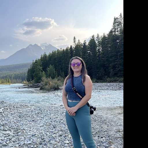 Profile image for pet sitter Lacie