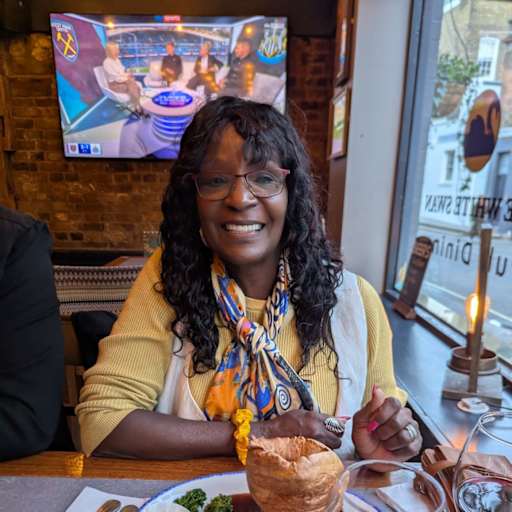 Profile image for pet sitter Lynn