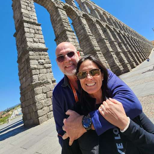 Profile image for pet sitters Avelina & Anthony