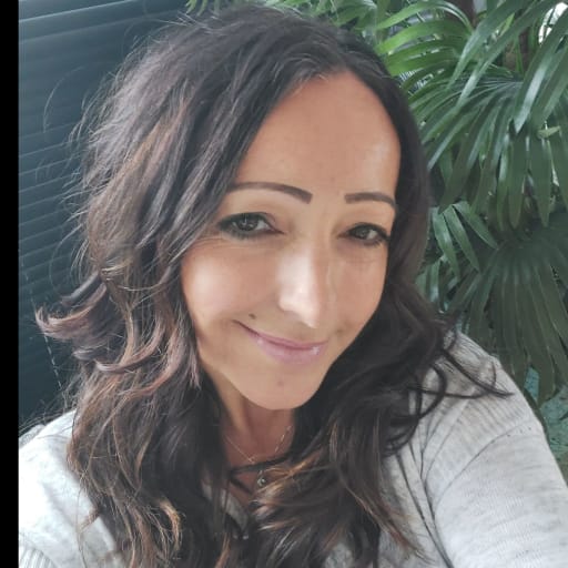 Profile image for pet sitter Suzanne Lorraine