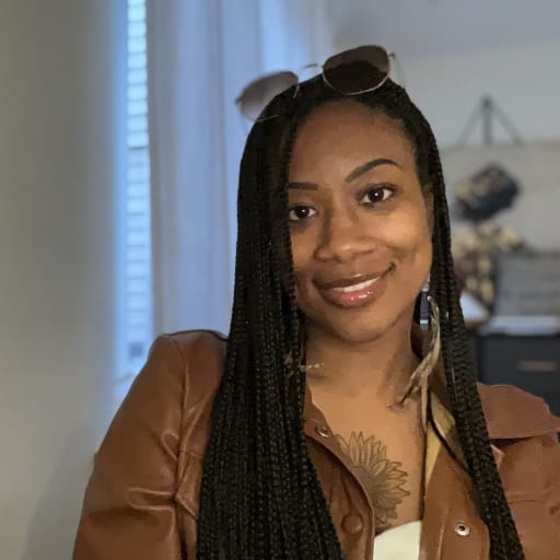 Profile image for pet sitter Venicia