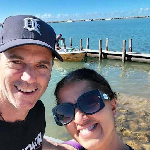Profile image for pet sitters Sanaz & Chris