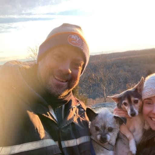 Profile image for pet sitters Leah & Matt