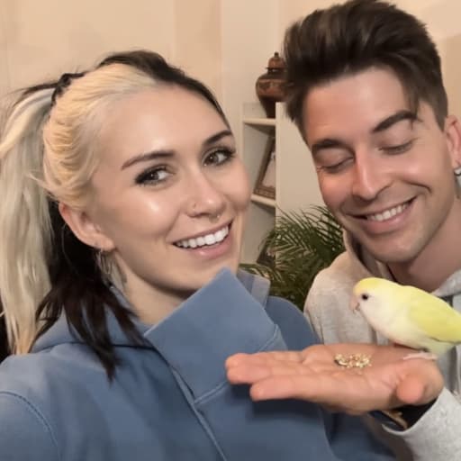 Profile image for pet sitters Arielle & Alex