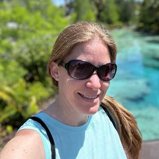 Profile image for pet sitter Laurie