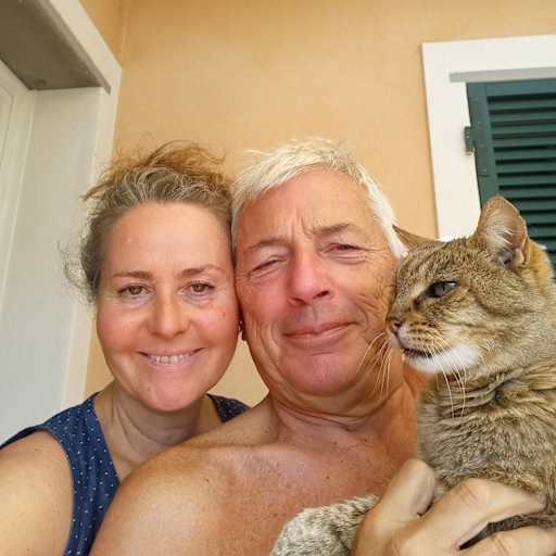 Profile image for pet sitters Sindy & Angelo