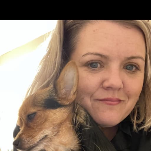 Profile image for pet sitter Lindsey