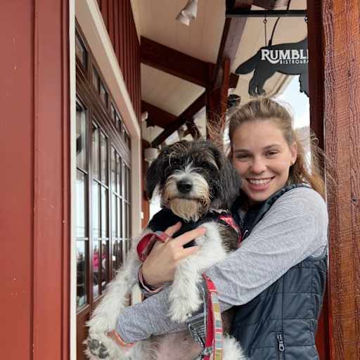 Profile image for pet sitter Avery