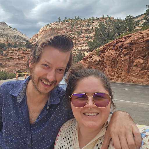 Profile image for pet sitters LESLIE & Mathew