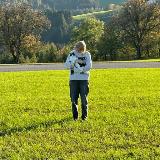 Profile image for pet sitter Lea