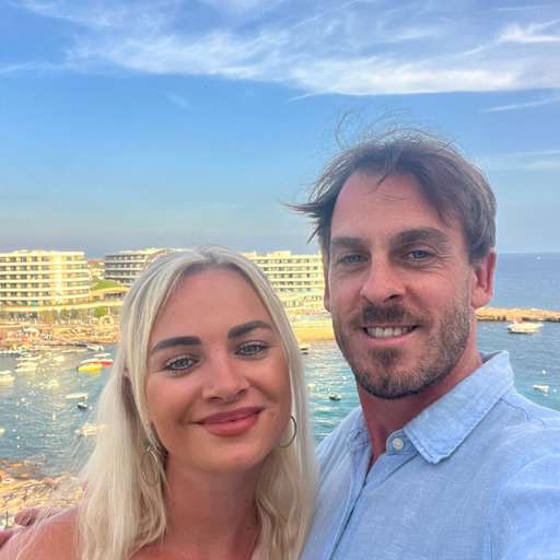 Profile image for pet sitters Amy & Danny