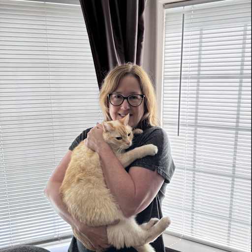 Profile image for pet sitter Roni