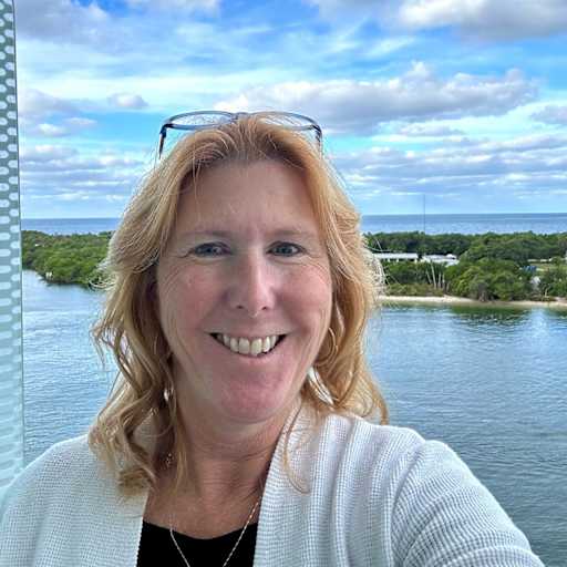 Profile image for pet sitter LeAnn