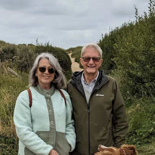 Profile image for pet sitters Jennifer & Christopher