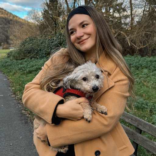 Profile image for pet sitter Jasmin