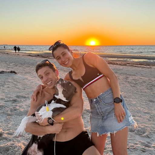 Profile image for pet sitters Julia & Facundo