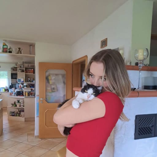 Profile image for pet sitter Anna