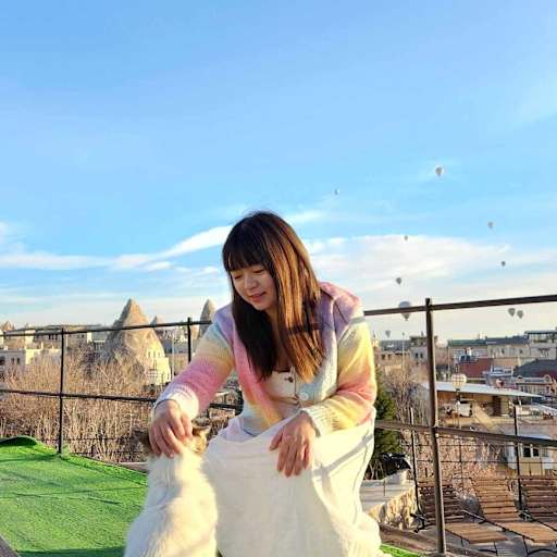 Profile image for pet sitter YAWEN