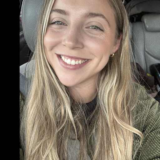 Profile image for pet sitter Halee