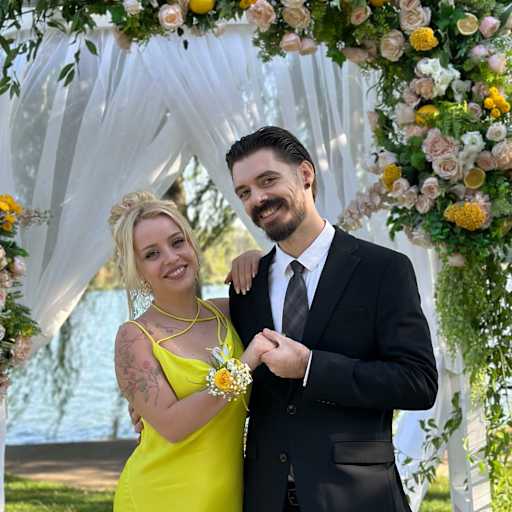 Profile image for pet sitters Malina & Adrian
