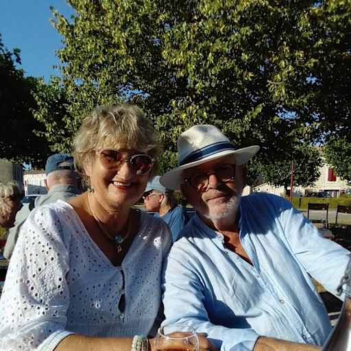 Profile image for pet sitters Jacqueline & Gil