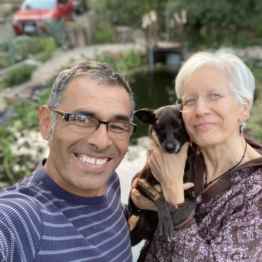 Profile image for pet sitters Jeanne & Jose (alejandro)