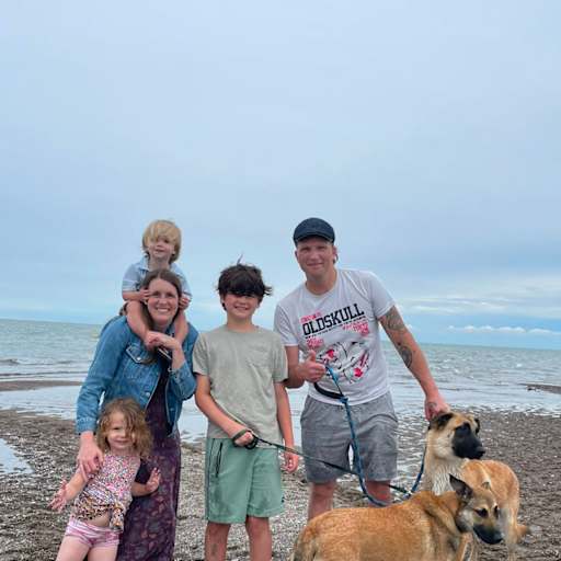 Profile image for pet sitters Rae & Richard