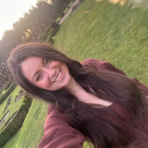 Profile image for pet sitter lucy