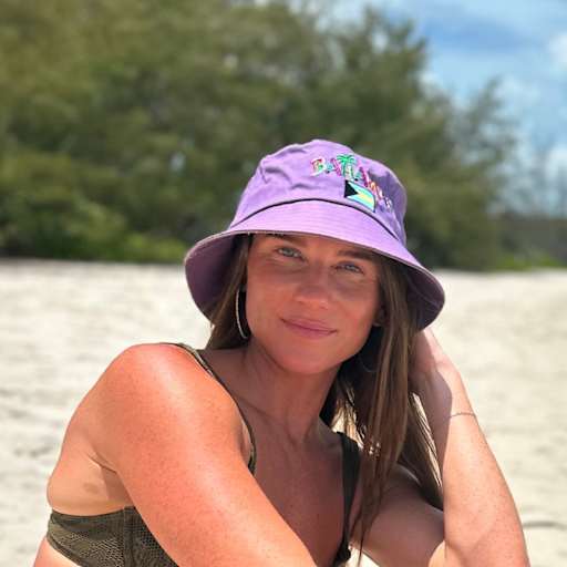 Profile image for pet sitter Riana