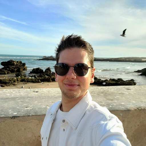 Profile image for pet sitter Julien