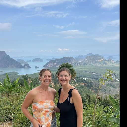 Profile image for pet sitters Lorena & Jessica