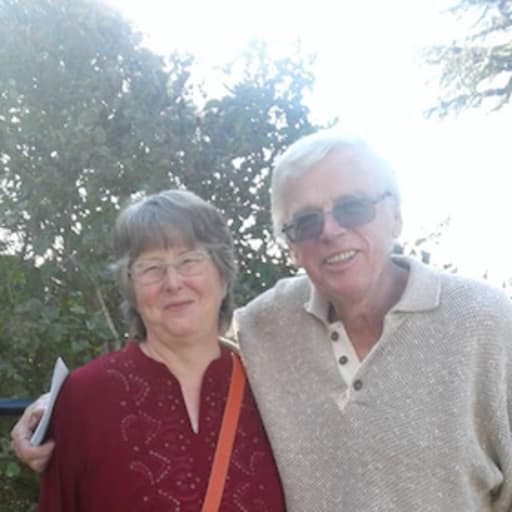 Profile image for pet sitters MARY & Earl 