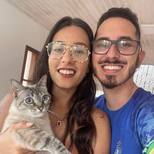 Profile image for pet sitters Ana Luiza & Lucas
