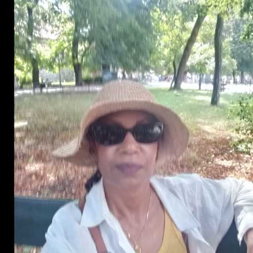Profile image for pet sitter Su-dira