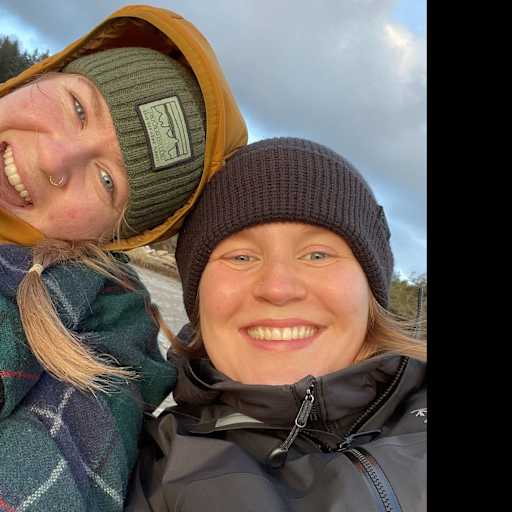 Profile image for pet sitters Mariah & Isabell