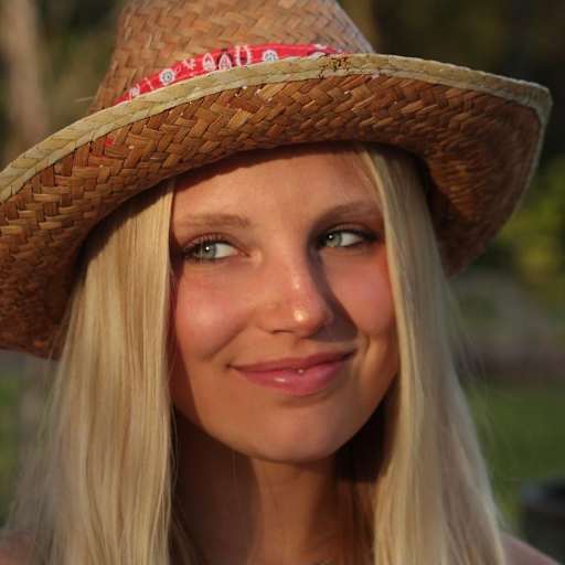 Profile image for pet sitter Alana