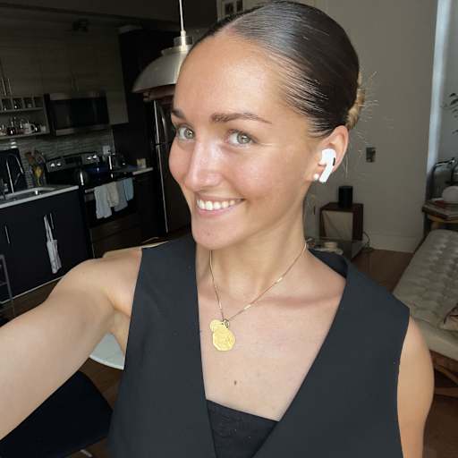 Profile image for pet sitter Lola