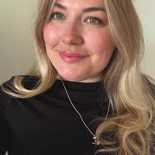 Profile image for pet sitter Denise