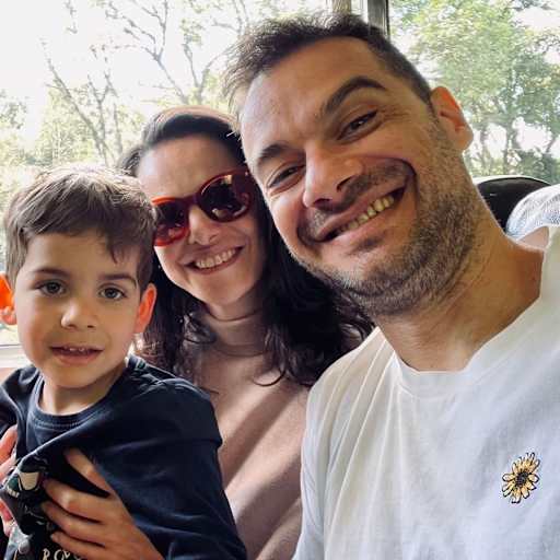 Profile image for pet sitters Beto and Izabella & Izabella