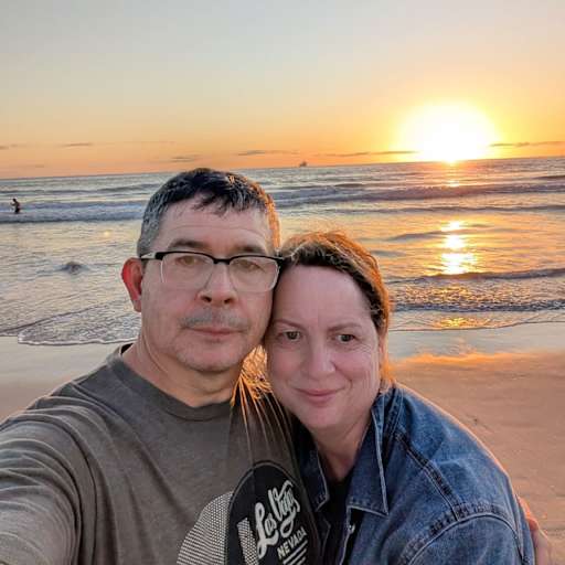 Profile image for pet sitters Lori & Jose