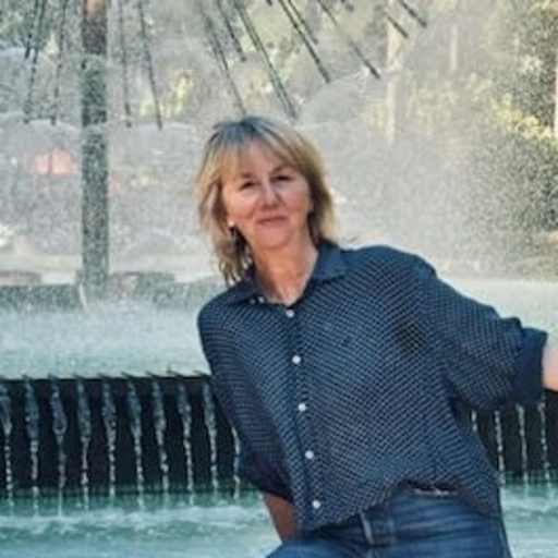 Profile image for pet sitter Dominique